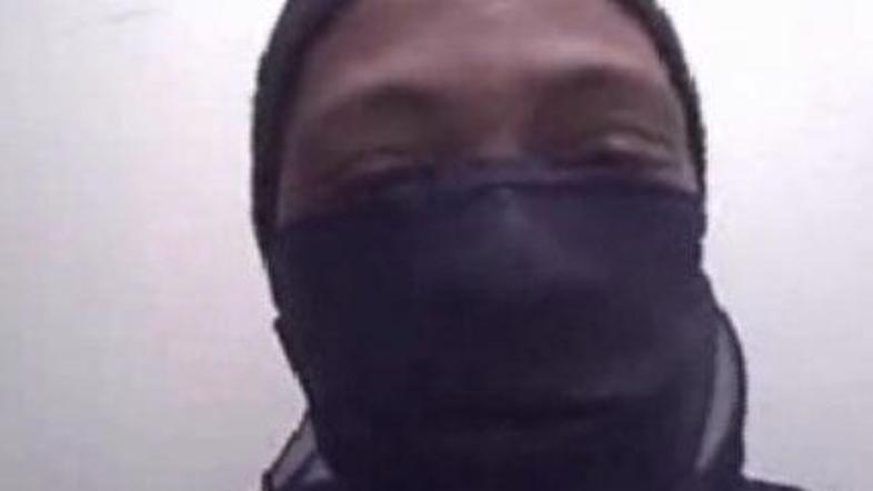 Moški na sliki je več kot 1200 deklet okužil z virusom HIV.