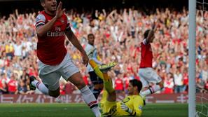 Giroud Lloris Arsenal Tottenham Premier League Anglija liga prvenstvo