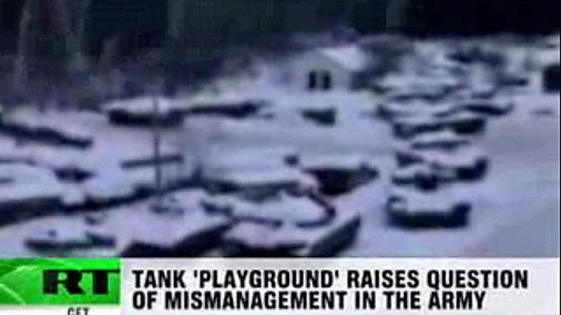 Video posnetek, ki je v soboto pristal na ruskih spletnih straneh, prikazuje oko