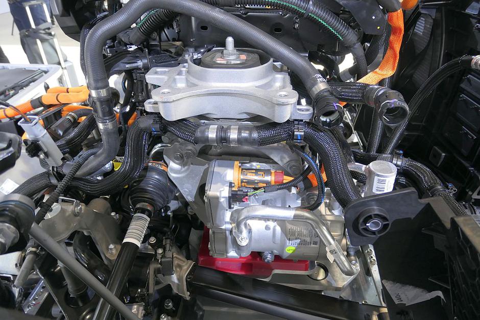 peugeot E-3008 platforma STLA | Avtor: Matija_Janežič