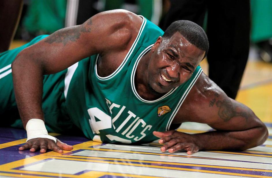 NBA finale šesta tekma 2010 Los Angeles Lakers Boston Celtics poškodba Perkins