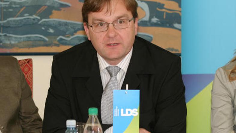 LDS je podatke o naslovih borcev NOB dobila v njihovi organizaciji, potrjuje Dor