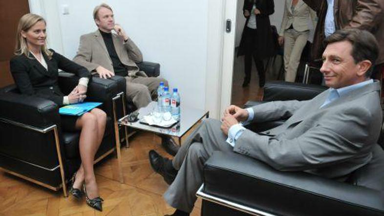 Neformalni pogovor je potekal v sproščenem vzdušju.