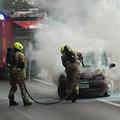 Vozilo zagorelo sredi Ljubljane