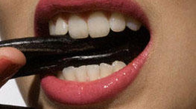 Modrostni zobje danes ne služijo ničemur več: najbolje jih je kar odstraniti.