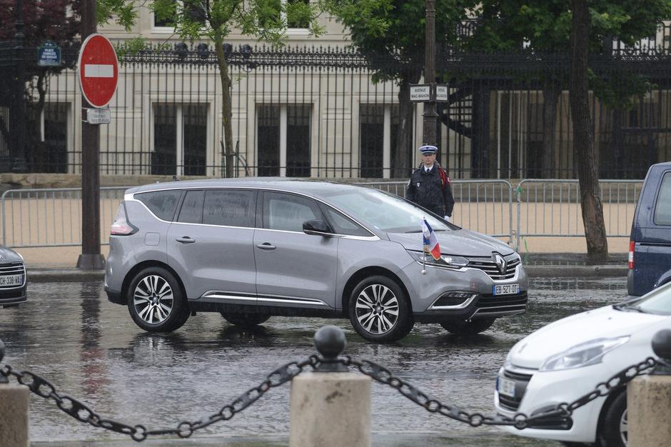 Renault espace in predsednik Macron | Avtor: Profimedia