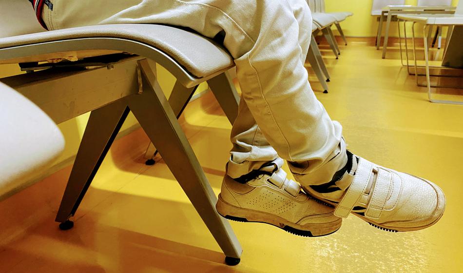 Obupana mama: Otrok sredi zdravljenja ostal brez ortodonta