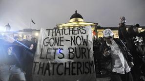 praznovanje ob smrti margaret thatcher london national gallery