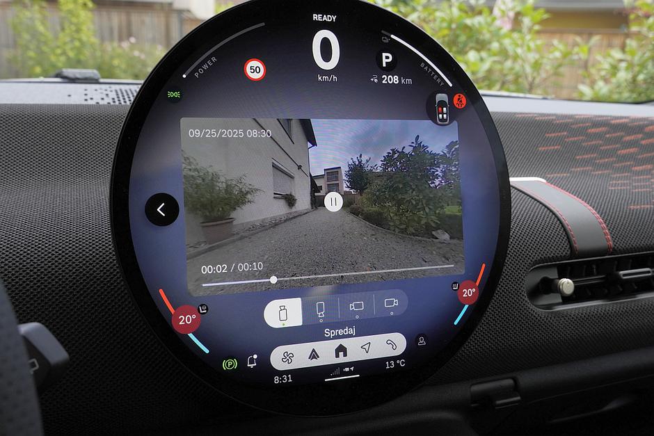 mini cooper JCW infotainment | Avtor: Matija_Janežič