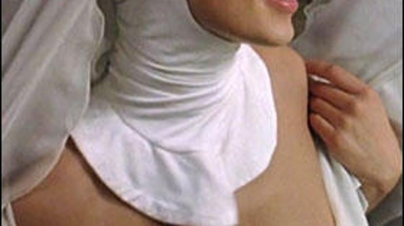 Nesramežljiva Elisabetta ima veliko talentov...