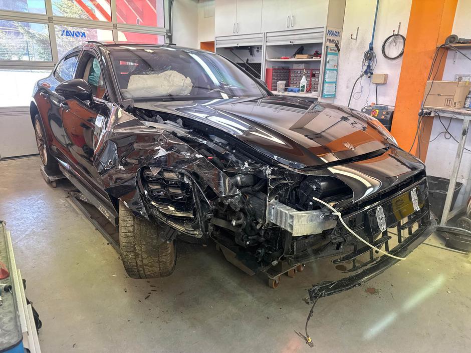 Popravilo avtomobila | Avtor: Avtoličarstvo Plut