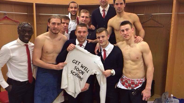 Podolski Wilshere Koscielny Arsenal Cardiff City Premier League Anglija liga prv