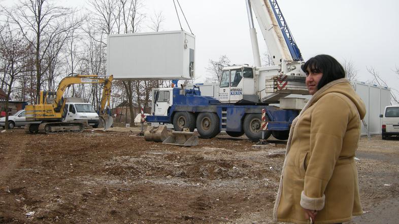 Šarenka Hudorovac na gradbišču vrtca, v katerem bo delala kot pomočnica vzgojite