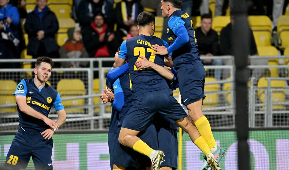 Celje s petardo v mreži nasprotnika ponovno pobegnilo zasledovalcem