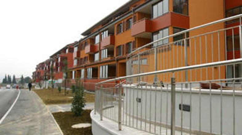 Ni verjetno, da bi se nepremičnine na Obali cenile, meni Meta Ahtik s pravne fak