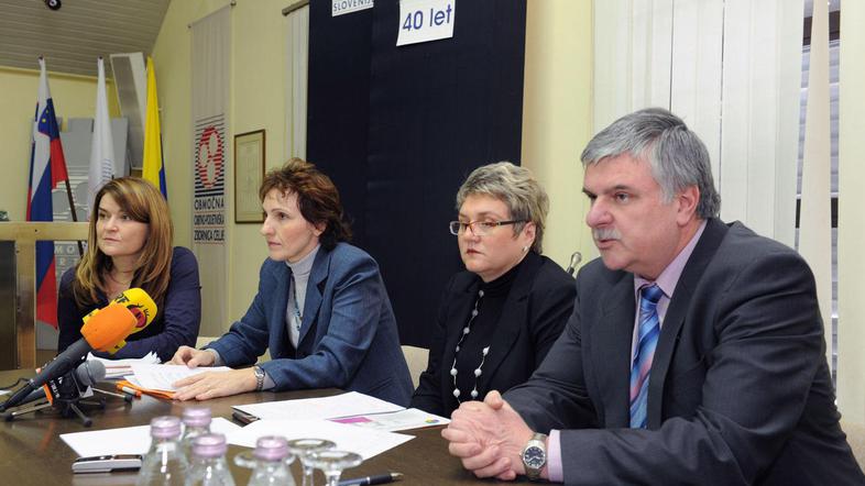 Breda Obrez Preskar, Martina Rečnik, Tatjana Štinek in Miran Gracer (z leve) so 