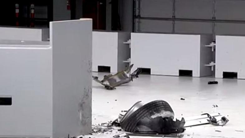 Volvo XC90 varnostni trk