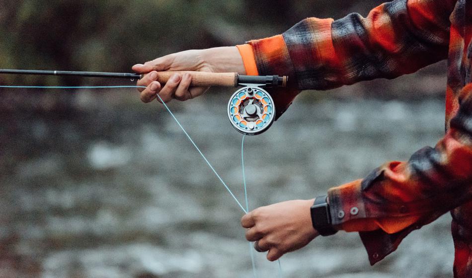 Ribarili brez dovolilnic, se stepli, eden pristal v ribniku