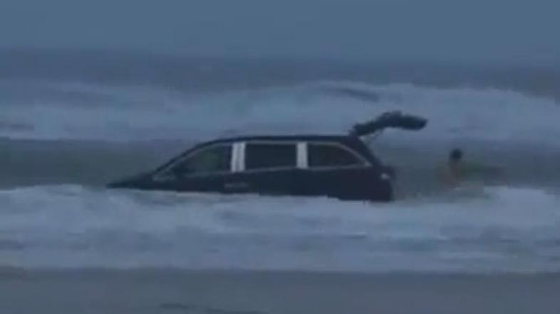 Z avtomobilom v morje