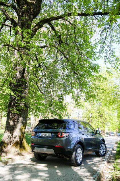 Land rover discovery sport
