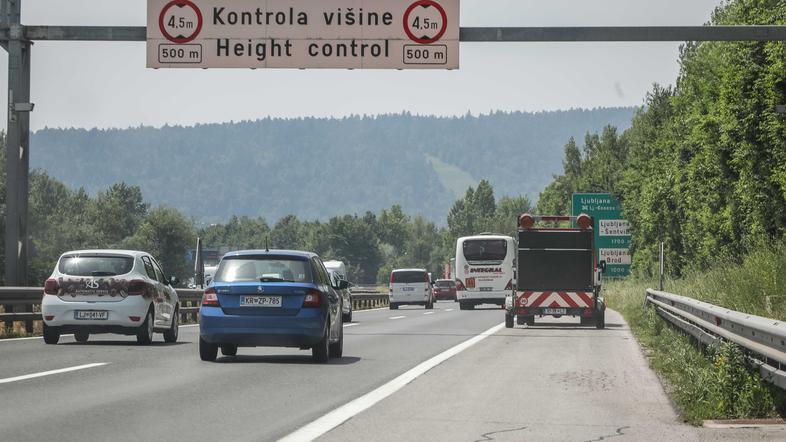 DARS avtocesta varnostna razdalja