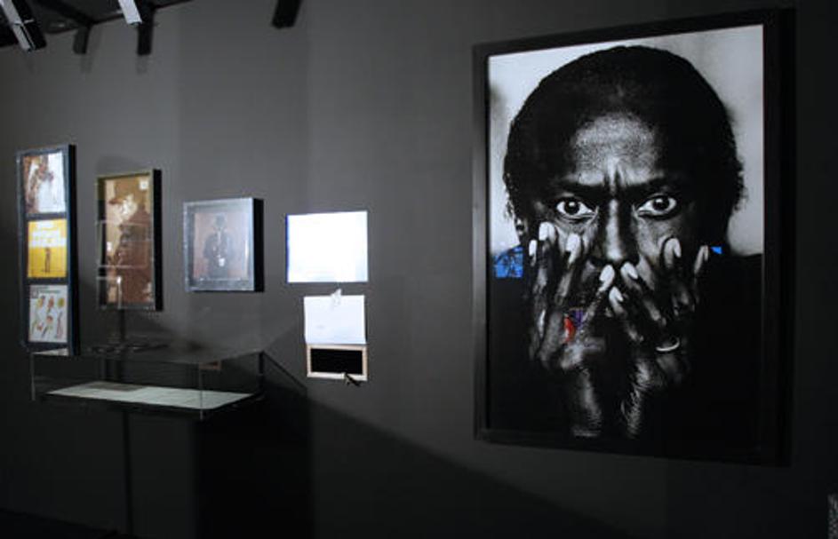 Razstava We want Miles je posvečena enemu najpomembnejših džezovskih glasbenikov