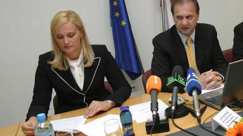 Novi informacijski sistem se je trudil vpeljati že predhodnik Mojce Cente Debelj