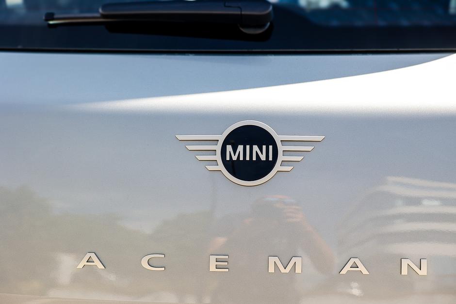 primerjava mini cooper S in mini aceman | Avtor: Saša Despot