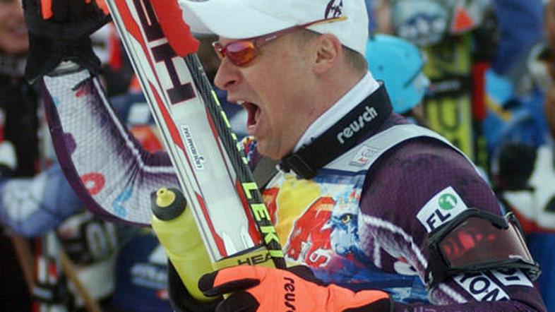 Marco Büchel iz Kitzbühla odhaja s precej debelejšo denarnico.