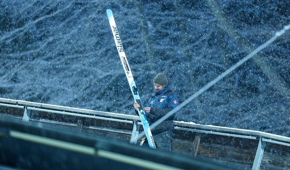 Fis grozi Slovencem, takšen je odgovor SZS