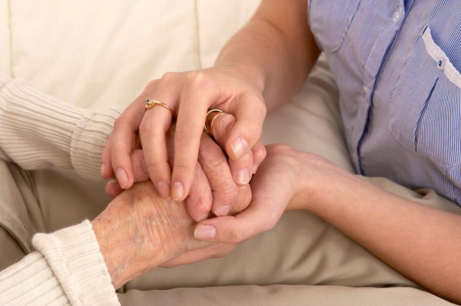 Starost, starostnik, oskrba | Avtor: Profimedia