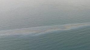 Oljni madež na morju