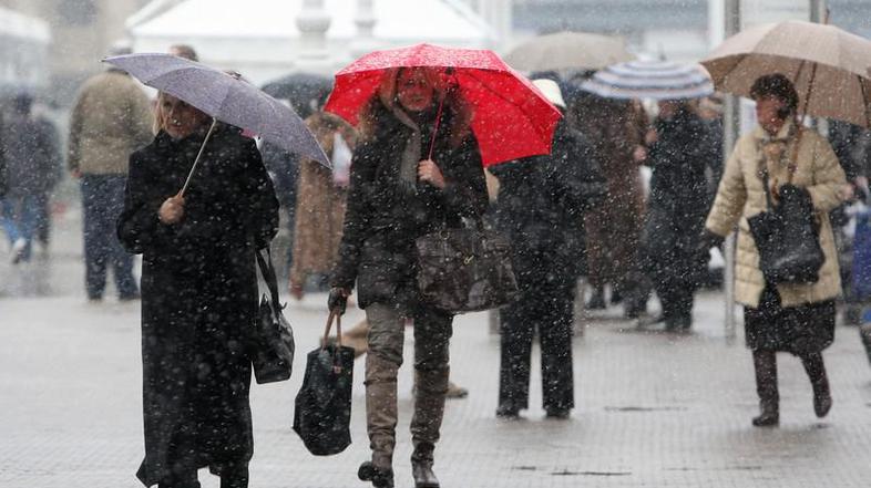 Tudi na Hrvaškem imajo težave s snegom in ravno v tem času je del Zagrebčanov os