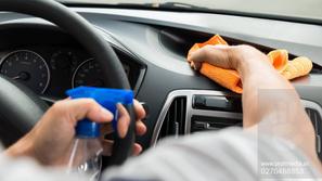 Notranje čiščenje avta