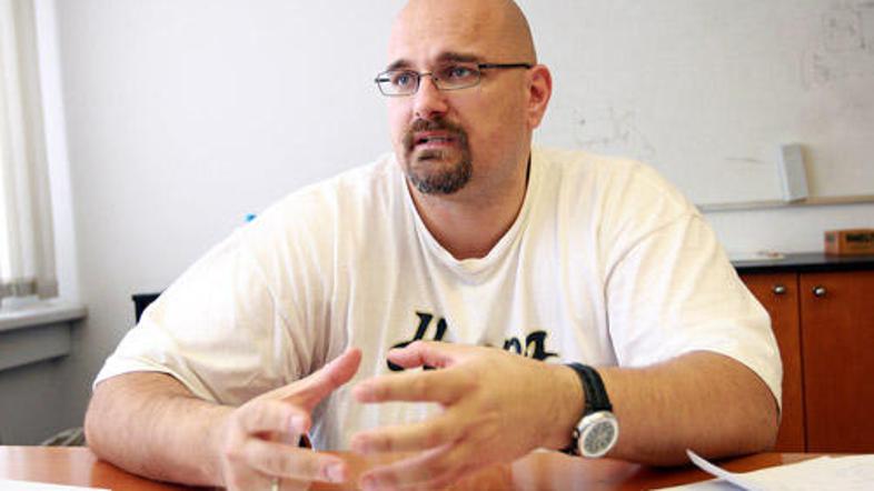 dzikic08_bot_spo_180408_main