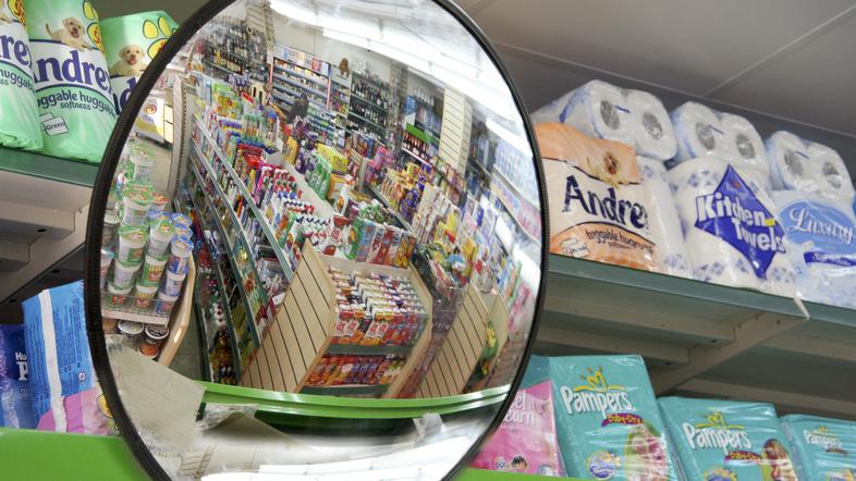 Varovalo, trgovina, hrana