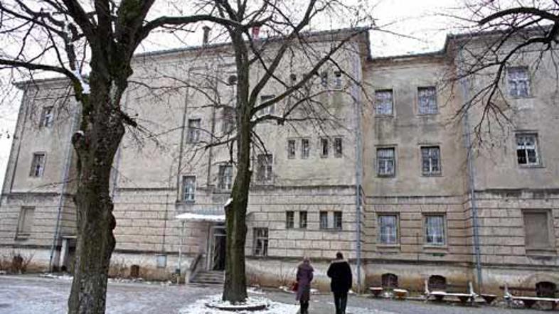 Požeški zapor je eden najmanj zavarovanih zaporov na Hrvaškem, saj ni ograjen z 