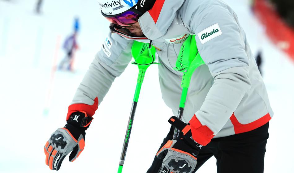 Dobitnik medalje z zadnjega SP smuči nenadoma postavil v kot