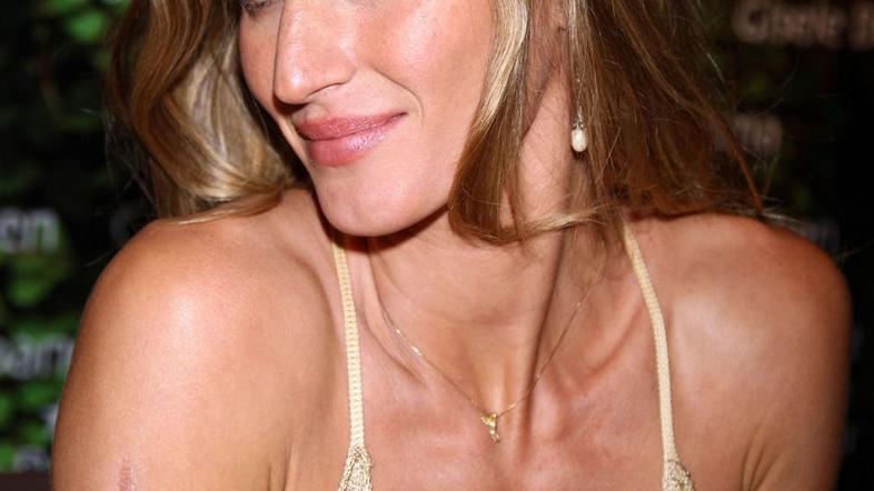 Gisele se je razveselila prvega otroka. (Foto: Flynet/JLP)