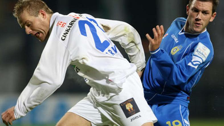 Jure Travner na Škotskem igra kot posojen član Watforda. (Foto: www.alesfevzer.c