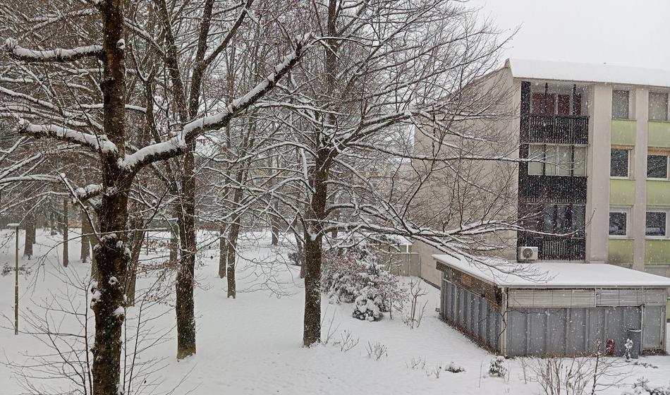 Začelo se je in to zares, tako se gibljejo padavine