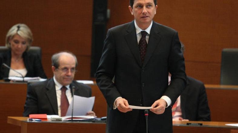 Premier in ministri njegove vlade so odgovarjali na poslanska vprašanja.