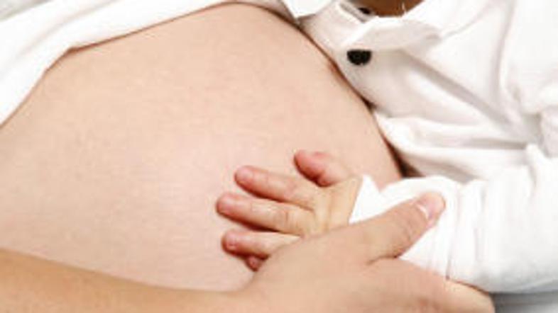 Med nosečnostjo poskrbite za oba otroka.