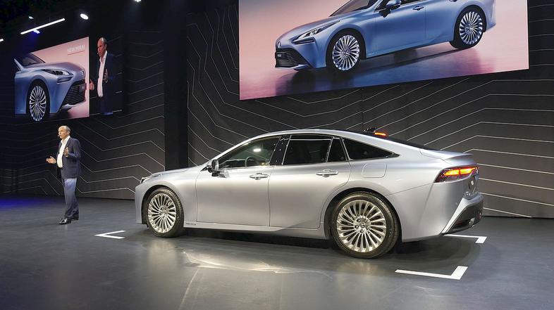 toyota yaris, mirai, rav4, tnga