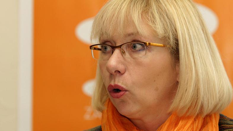 “Apolitičnost danes ni pozitivna drža, ampak je strah pred jasnim stališčem in j