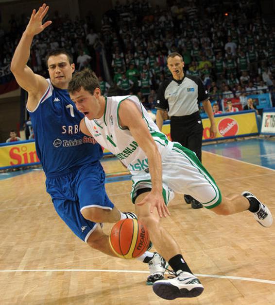 Goran Dragić je bil pravi odgovor za agresivno srbsko obrambo.