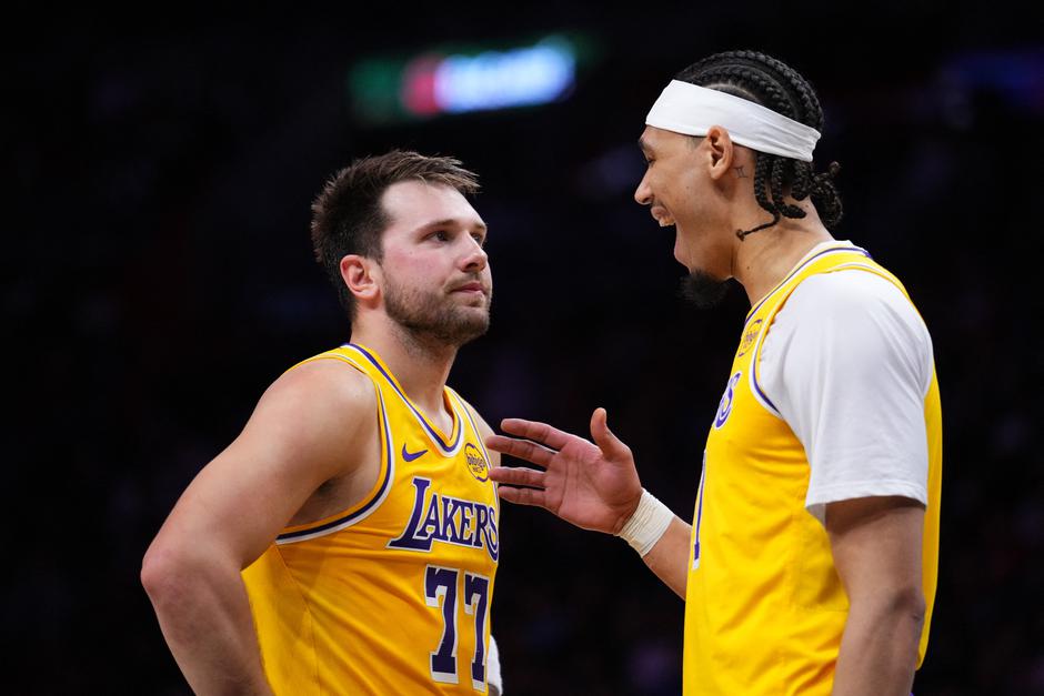 Luka Dončić in Jaxson Hayes | Avtor: Profimedia