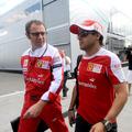 Stefano Domenicali vsaj navzven dejstvu, da njegov dirkač Fernando Alonso vodi v