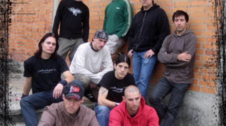 Del turneje jih bodo spremljali velenjski Inmate, s katerimi so posneli tudi kra