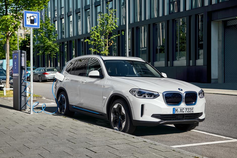 BMW iX3 | Avtor: BMW 
